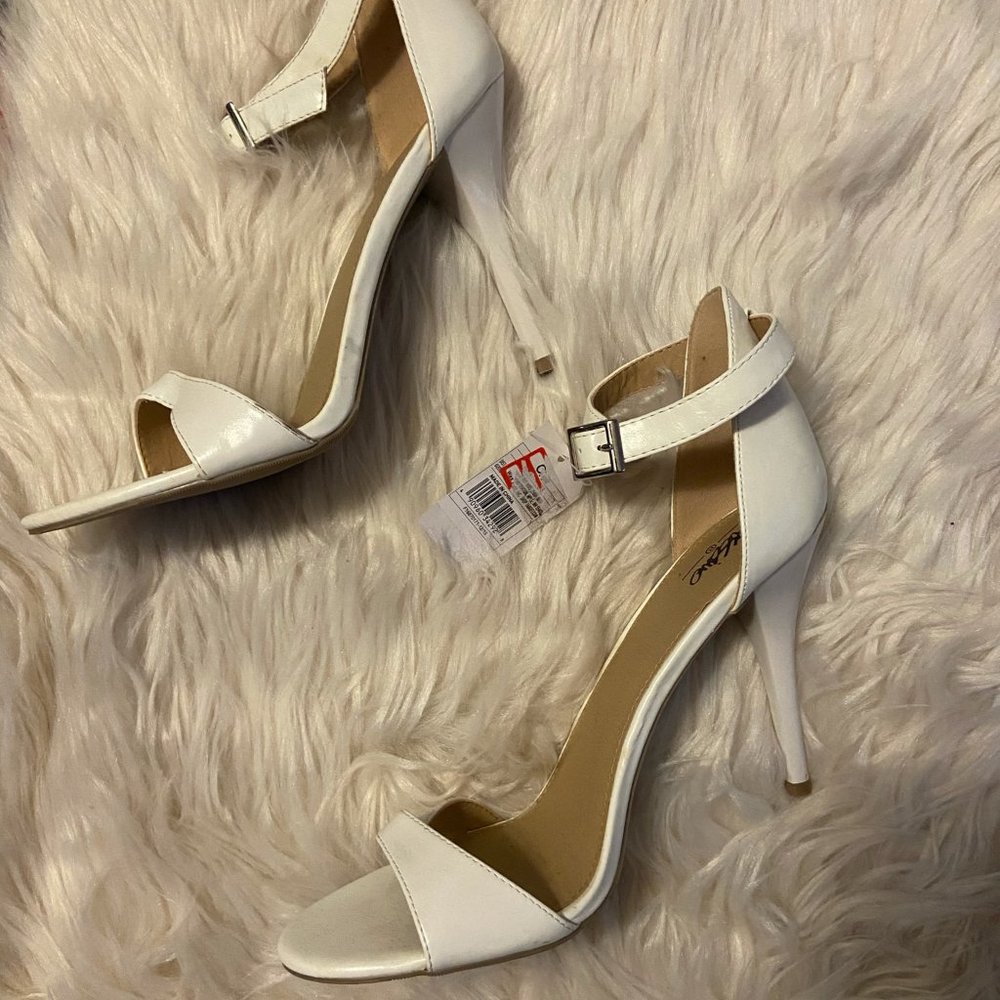 WHITE OPEN TOE HEELS